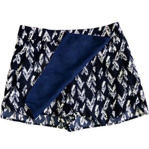 Design Lab Navy & White Skort with 2 Front Pockets